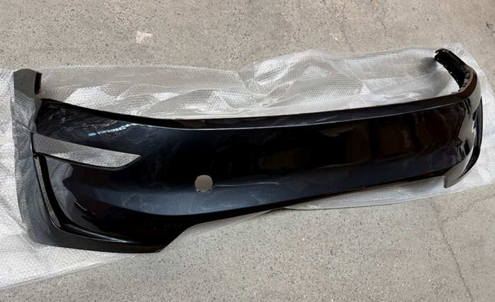 ÖN TAMPON (BEYAZ BOYALI) YENİ TESLA MODEL Y 2025- resmi