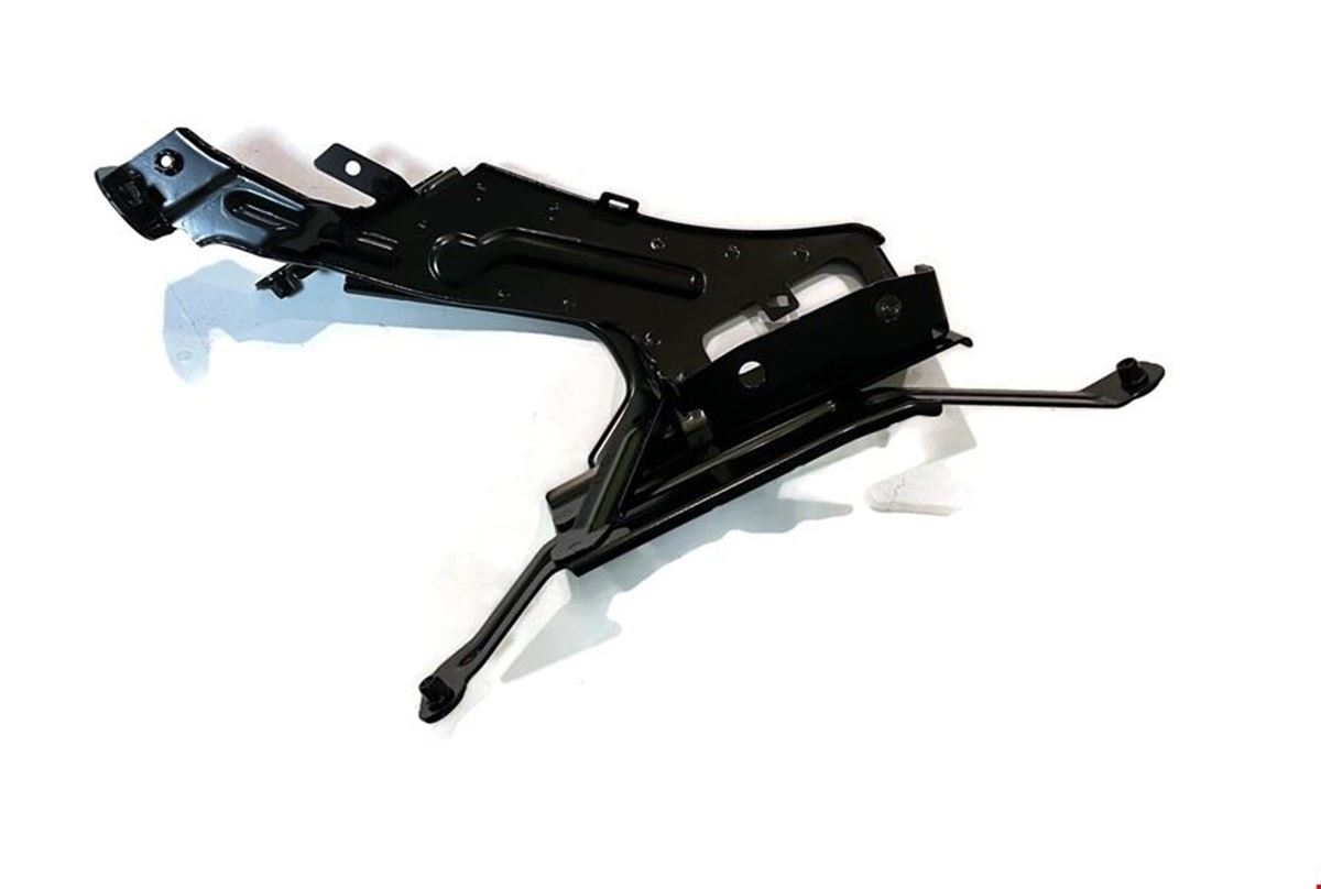 ÖN ÇAMURLUK BRAKETİ SOL A6 2020- resmi